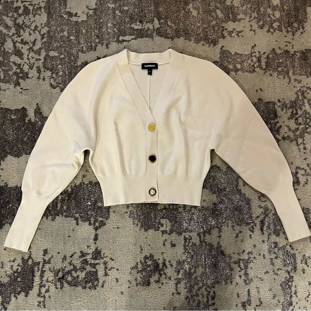 Express V-Neck Mixed Button Cardigan in Swan - Picture 3 of 7